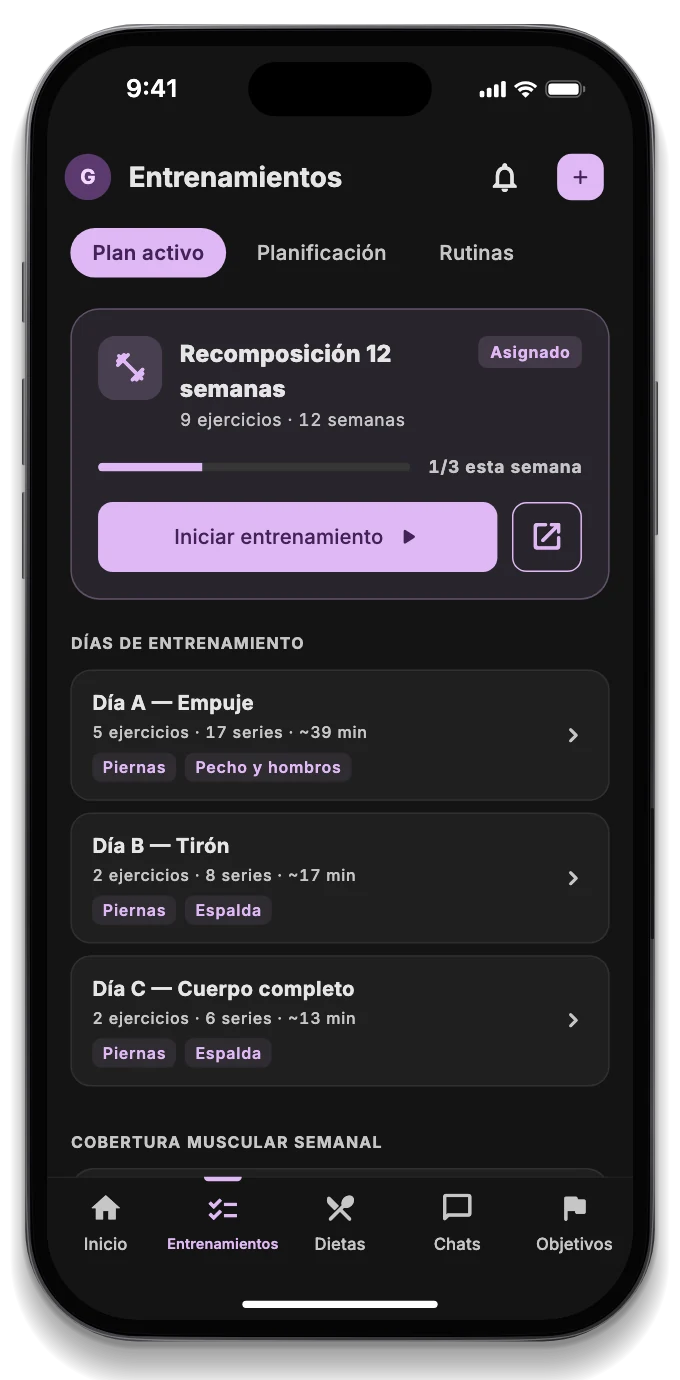 La app del cliente con el entrenamiento del día, la sesión reservada y un mensaje del entrenador